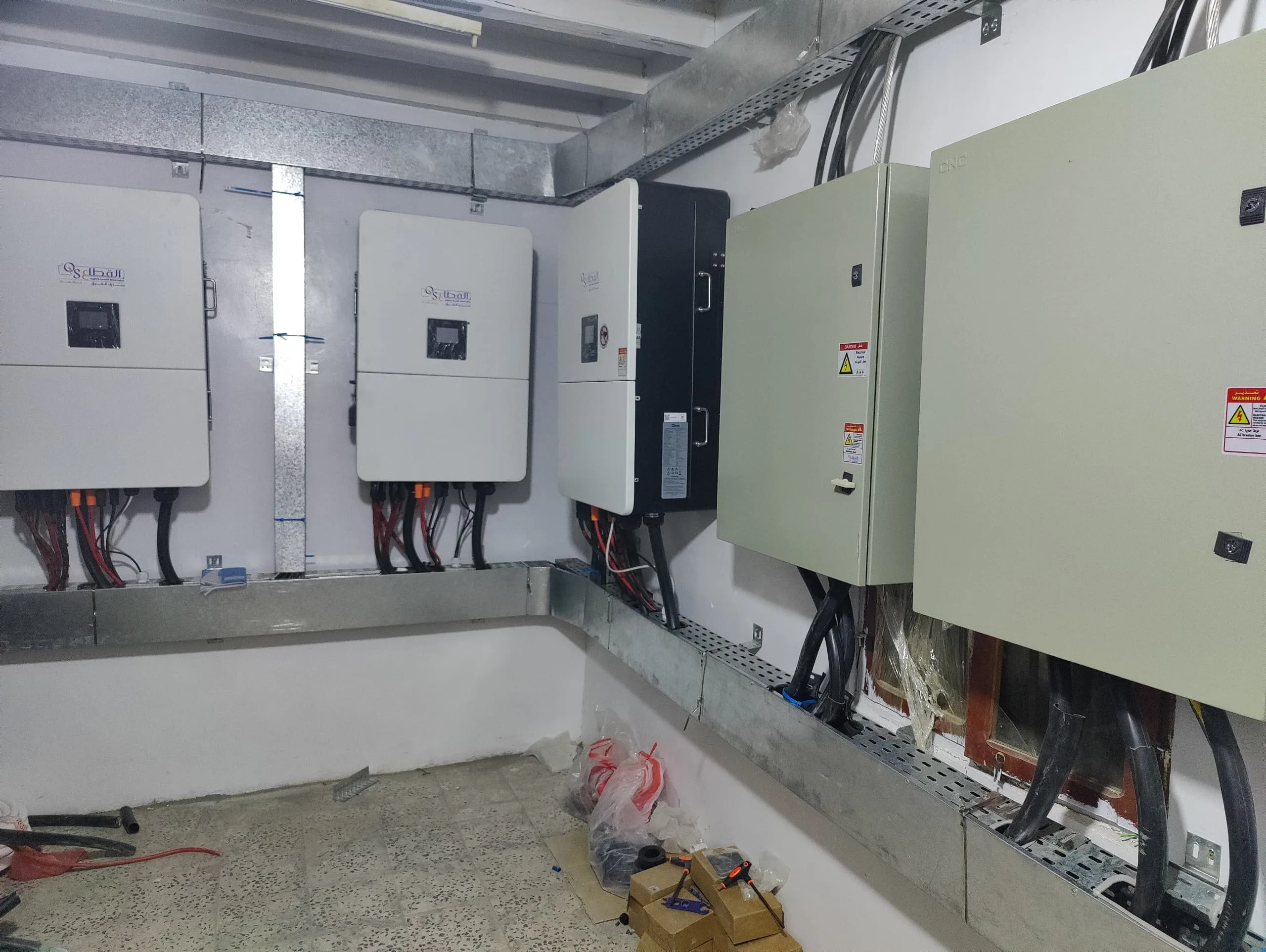صورة إضافية 2 من مشروع منظومة طاقة شمسية 240kW لمصنع فروتو فريش للعصائر | تخزين 624kWh