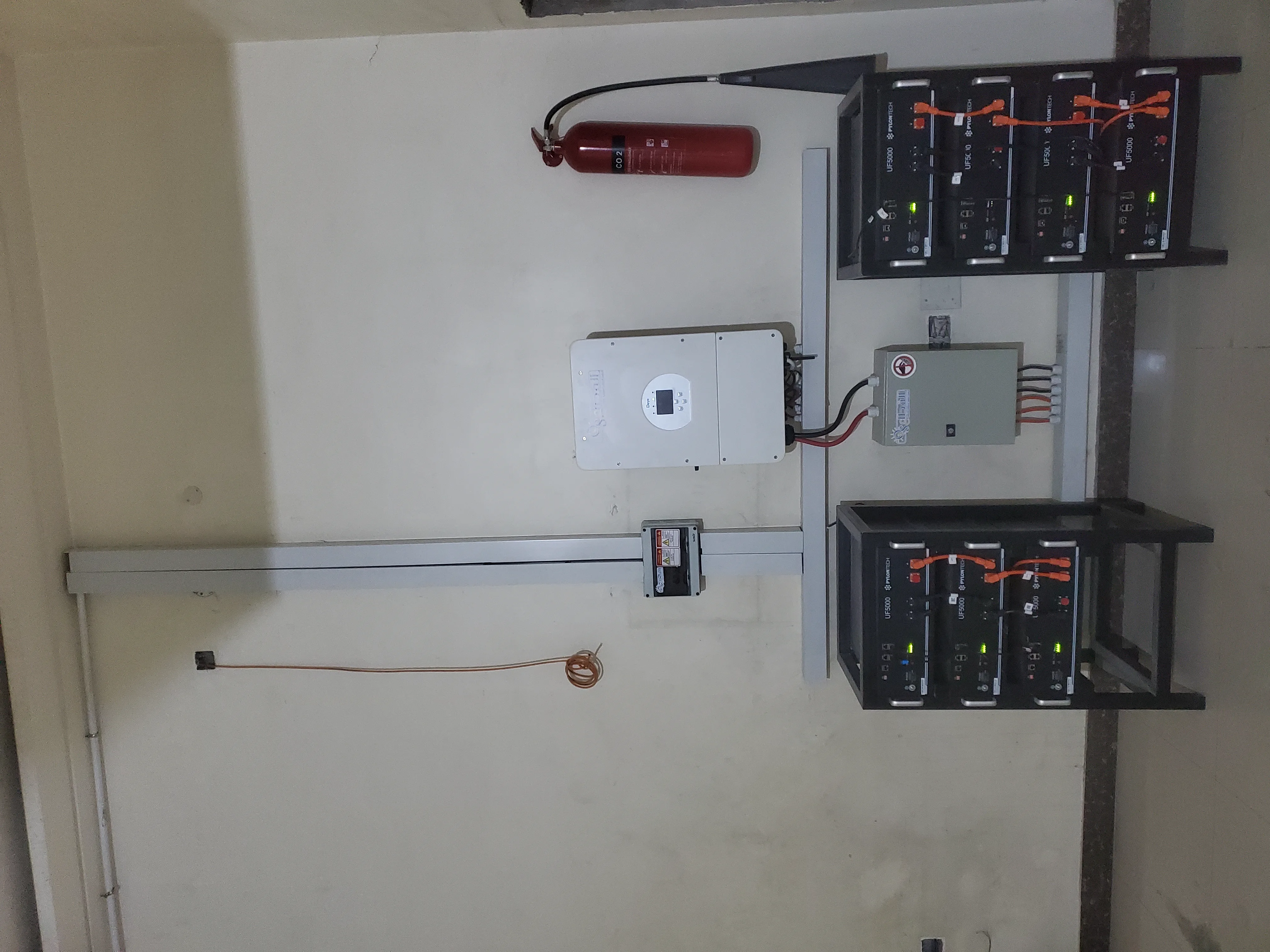 منظومة طاقة شمسية 12kW لمنشأة طريق الجبل | Pylontech LV