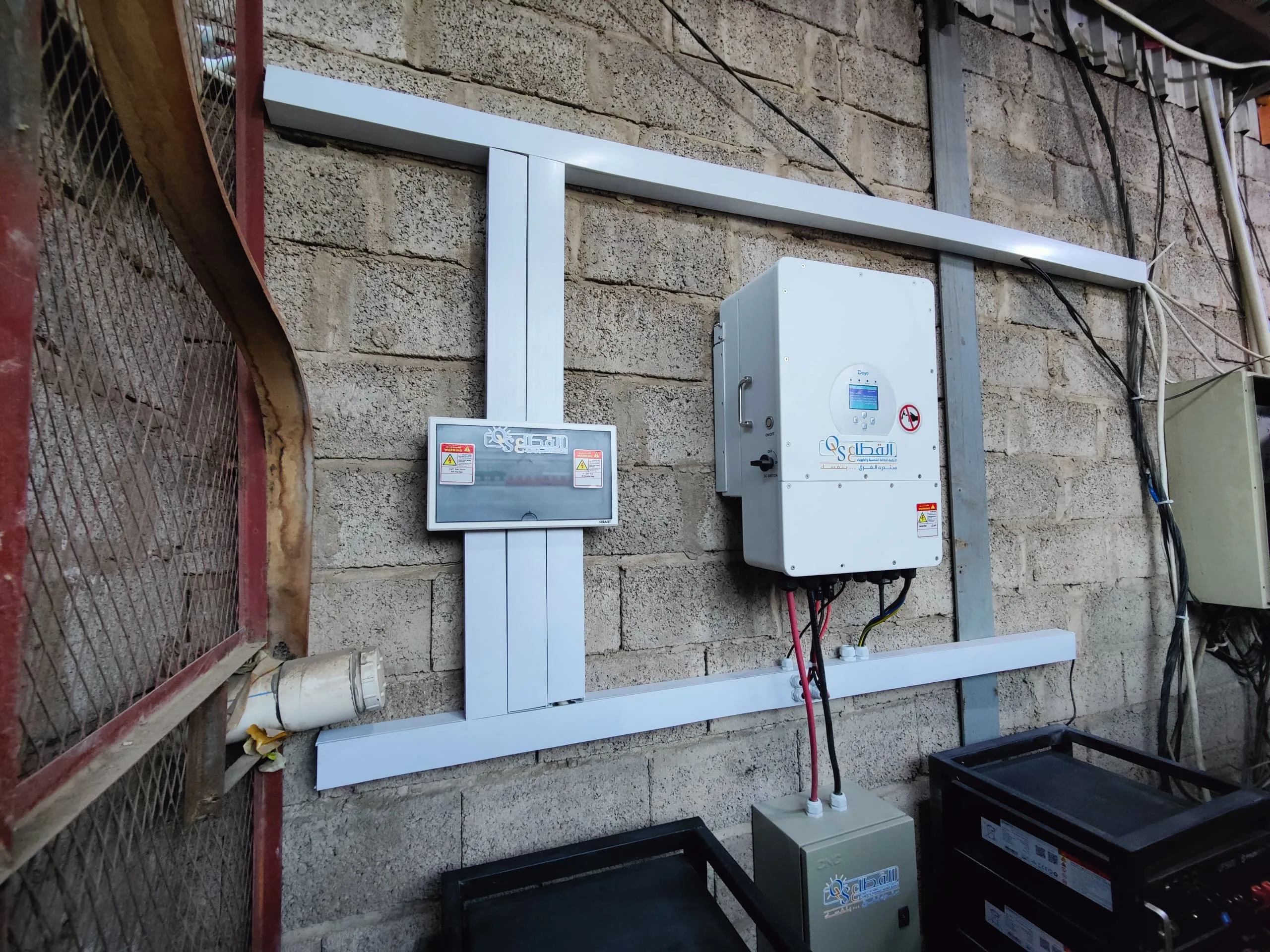 صورة إضافية 3 من مشروع منظومة طاقة شمسية 20kW لمخازن طريق الجبل | تخزين 60kWh